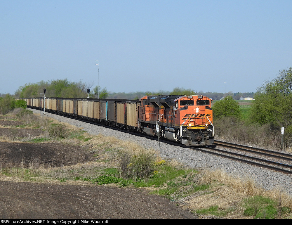 BNSF 8770